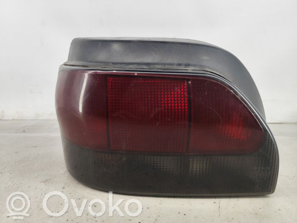 Renault Clio I Tailgate rear/tail lights 