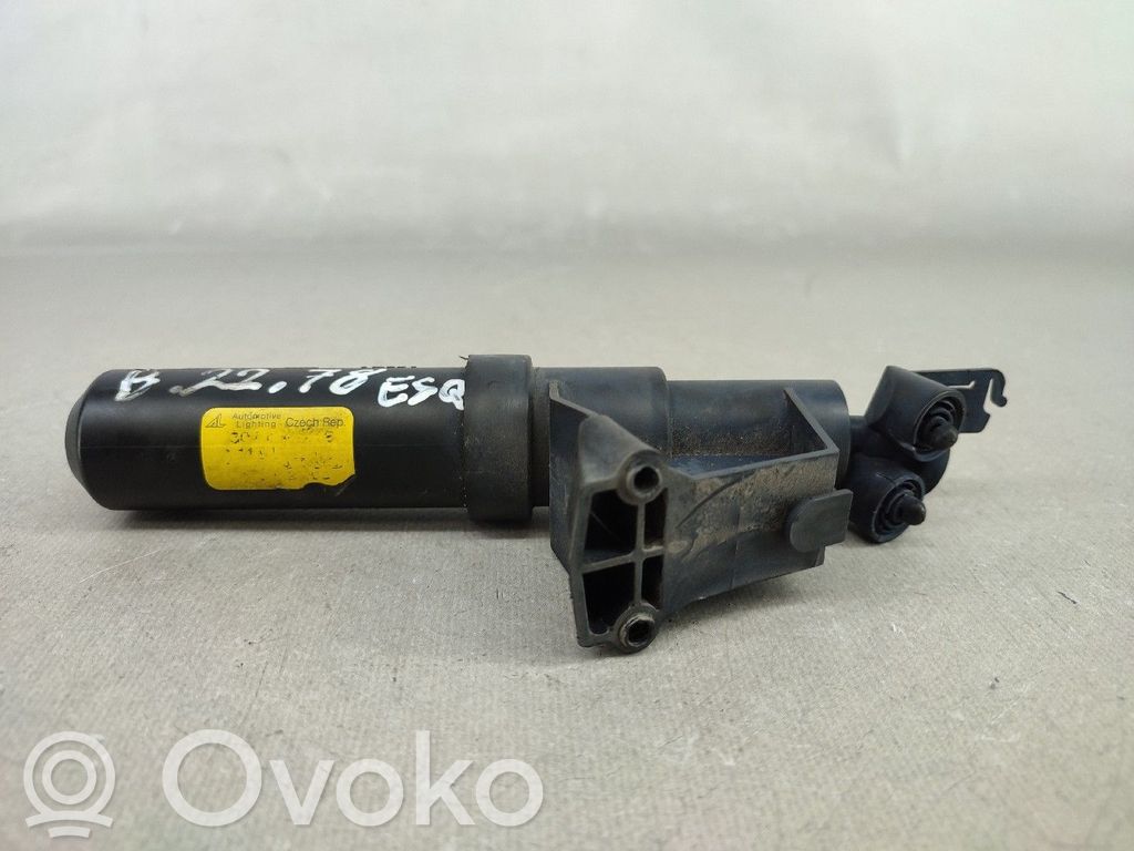 Volvo V50 Windscreen/windshield washer pump 