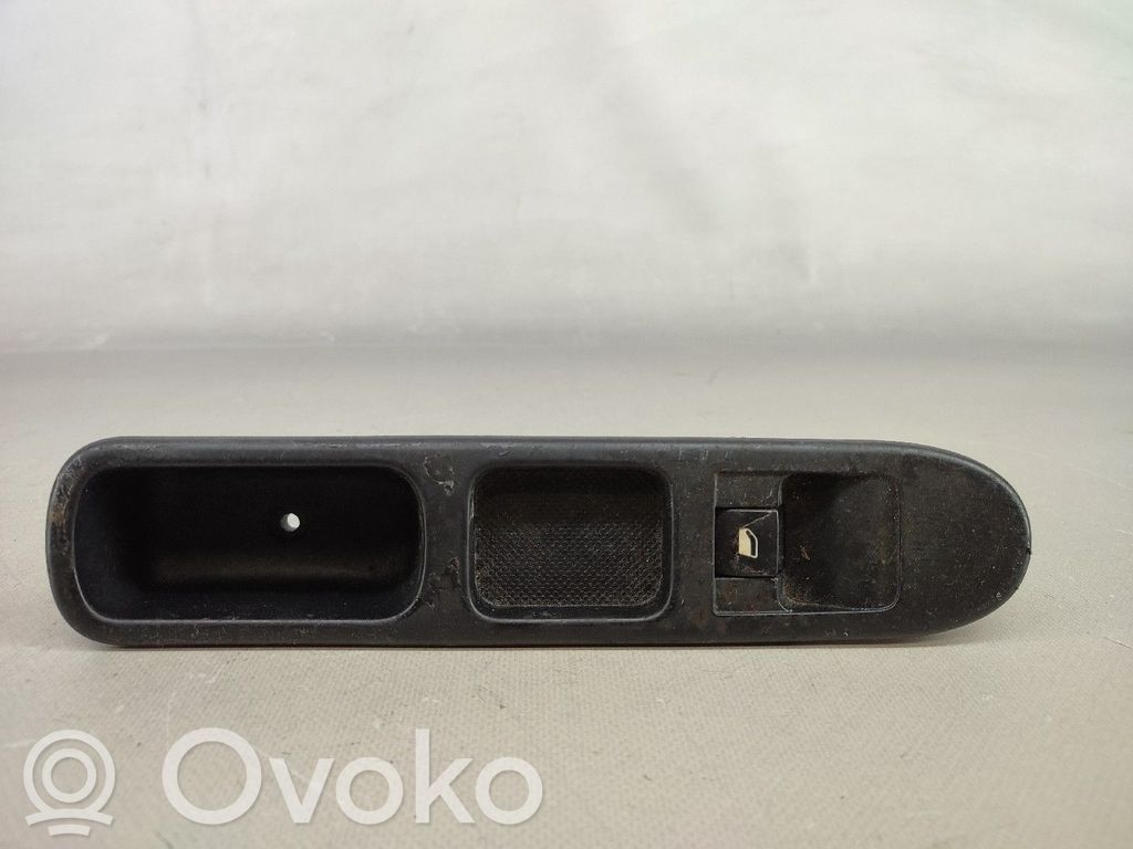 Peugeot 307 Interruptor del elevalunas eléctrico 