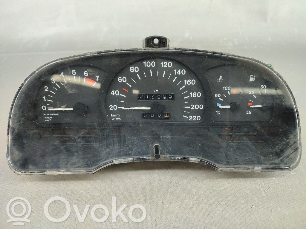 Geschwindigkeitsmesser Cockpit   87001219