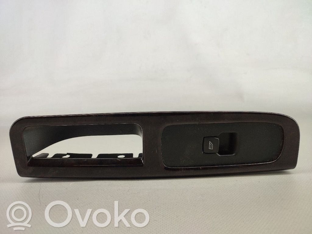 Electric window control switch   8679667