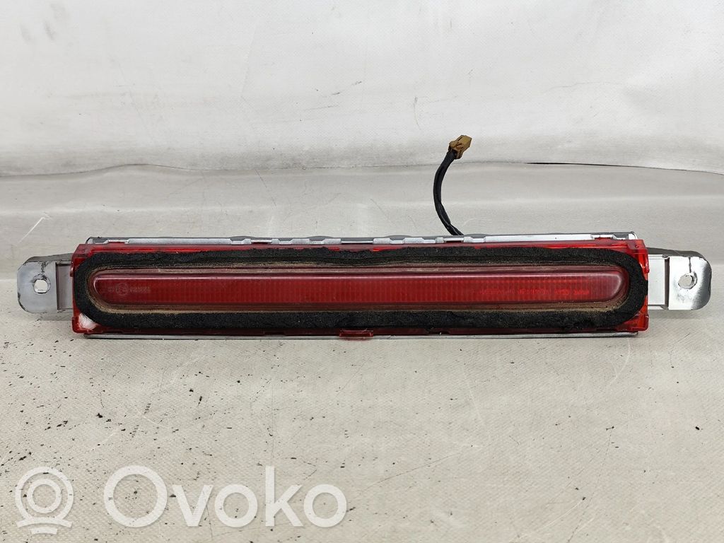 Nissan Almera Trzecie światło stop 