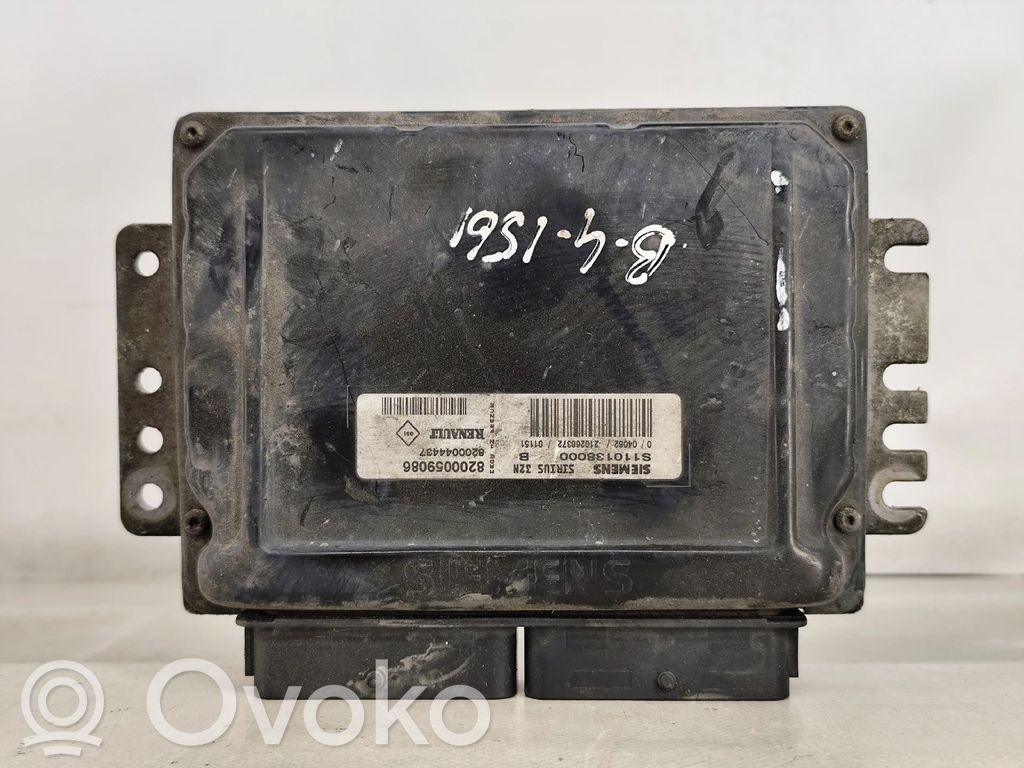 Unidad de control/módulo del motor   8200059086,8200044437