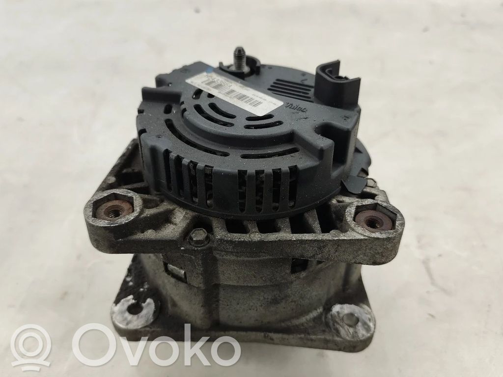 Renault Trafic II (X83) Alternador 