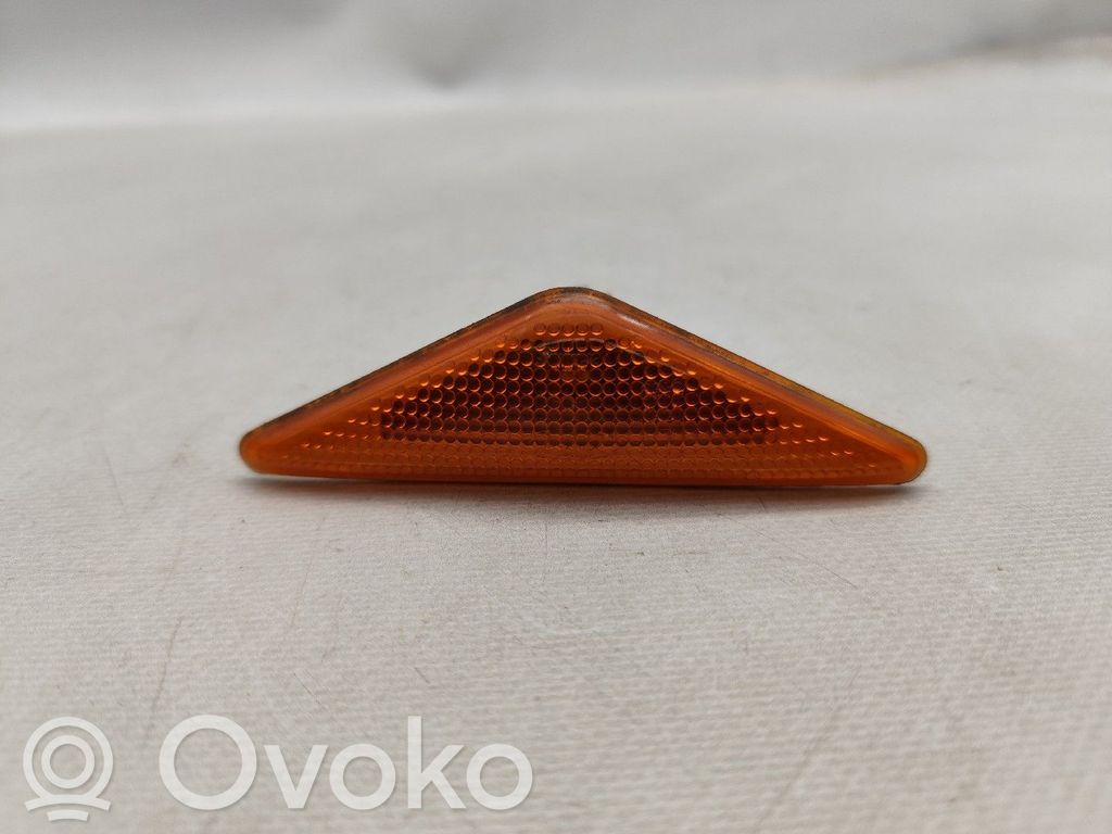 Ford Focus Etupuskurin suuntavilkku 
