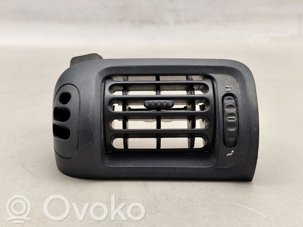 Renault Clio II Rejilla de ventilación central del panel 