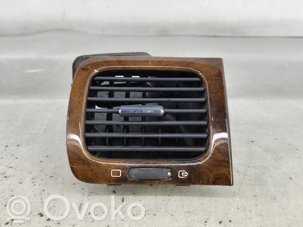 Rejilla de ventilación central del panel   DIREITO,223956,9629443977