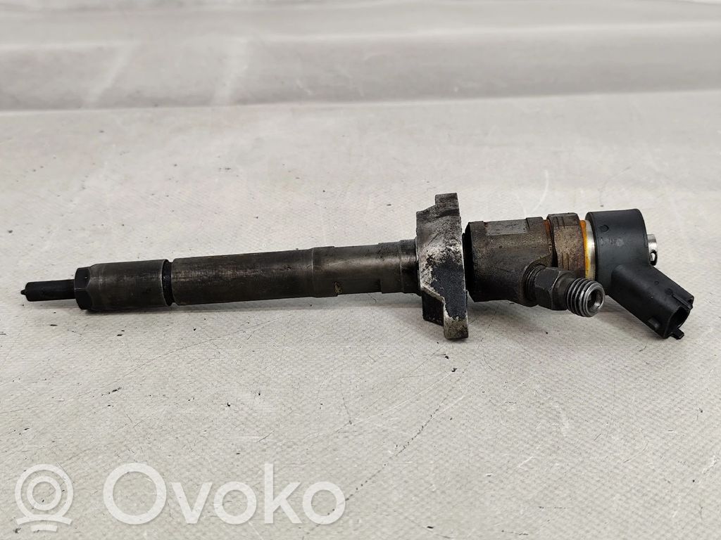 Inyector de combustible   606680,0445110239