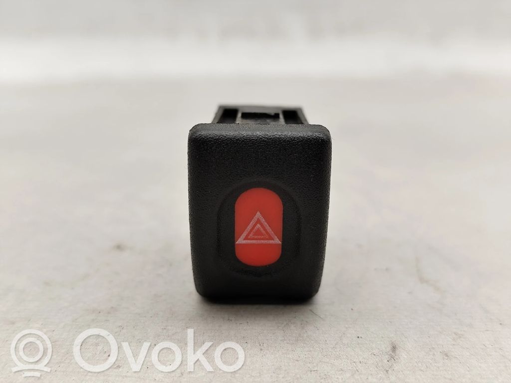 Opel Corsa B Interrupteur feux de détresse 