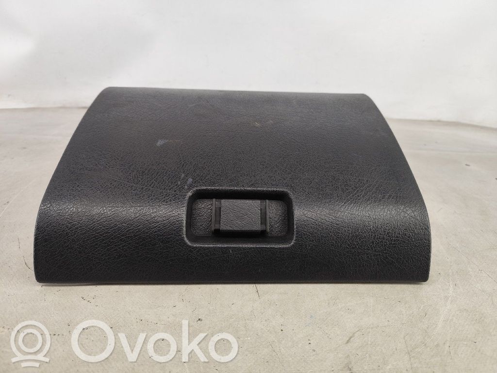 Glove box