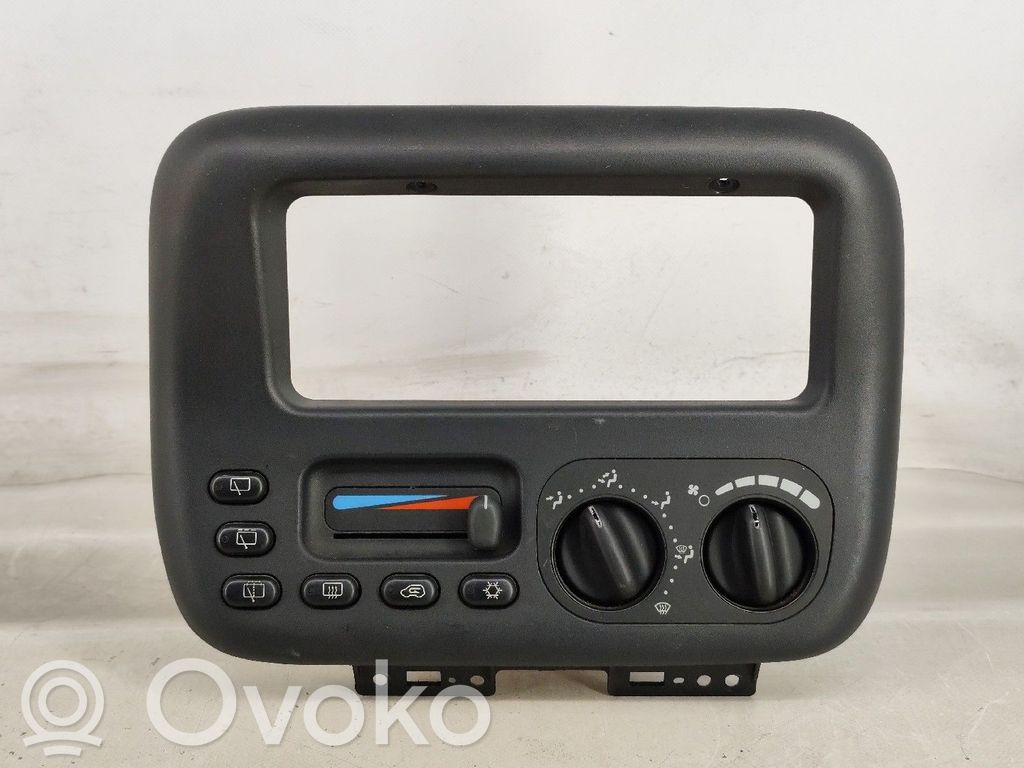 Climate control unit   P04677935AB,6865102