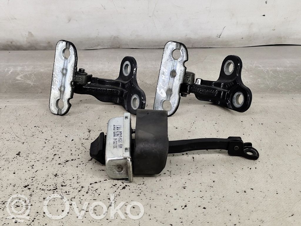 Ogranicznik drzwi przednich   J9D323552AB,CPLA228A644AE,GPLA228A66AD