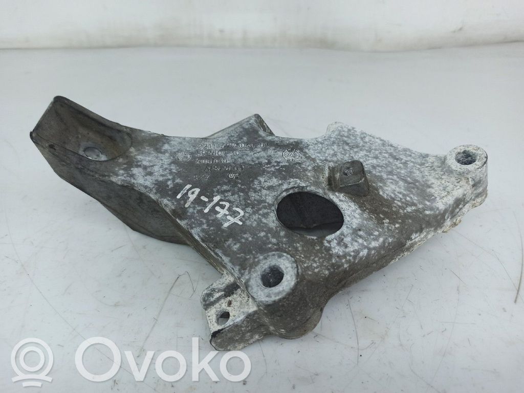 Engine mount bracket   22116775041,59280110