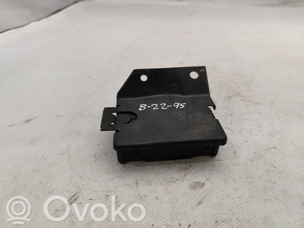 Volvo S40, V40 Relè blocco accensione