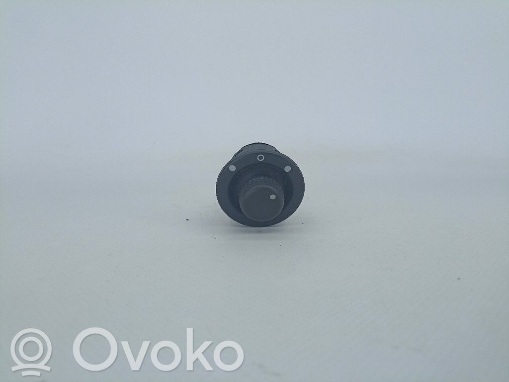 Wing mirror switch   8200002442