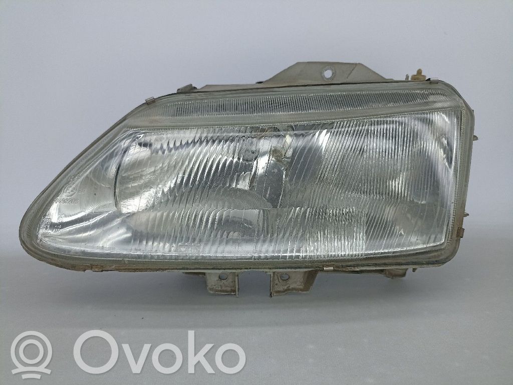 Renault Laguna I Headlight/headlamp 
