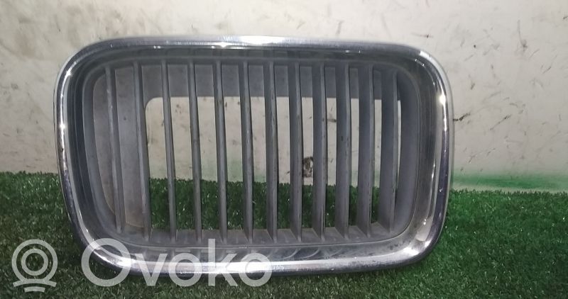 Grille de calandre avant   FASE1