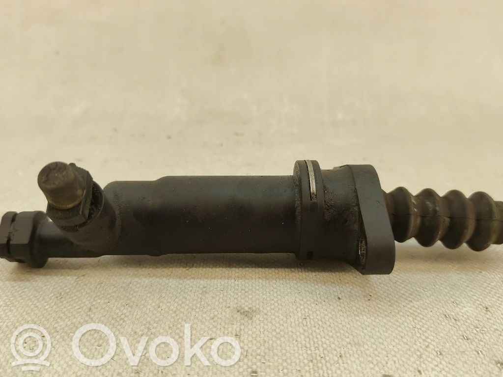 Kytkimen pääsylinteri   6783622