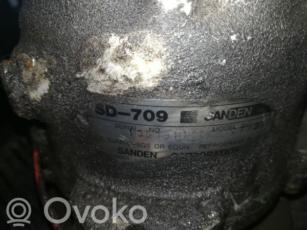 Air conditioning (A/C) compressor (pump)   SD709,7722