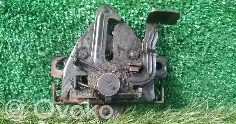 Engine bonnet/hood lock/latch loop/hook