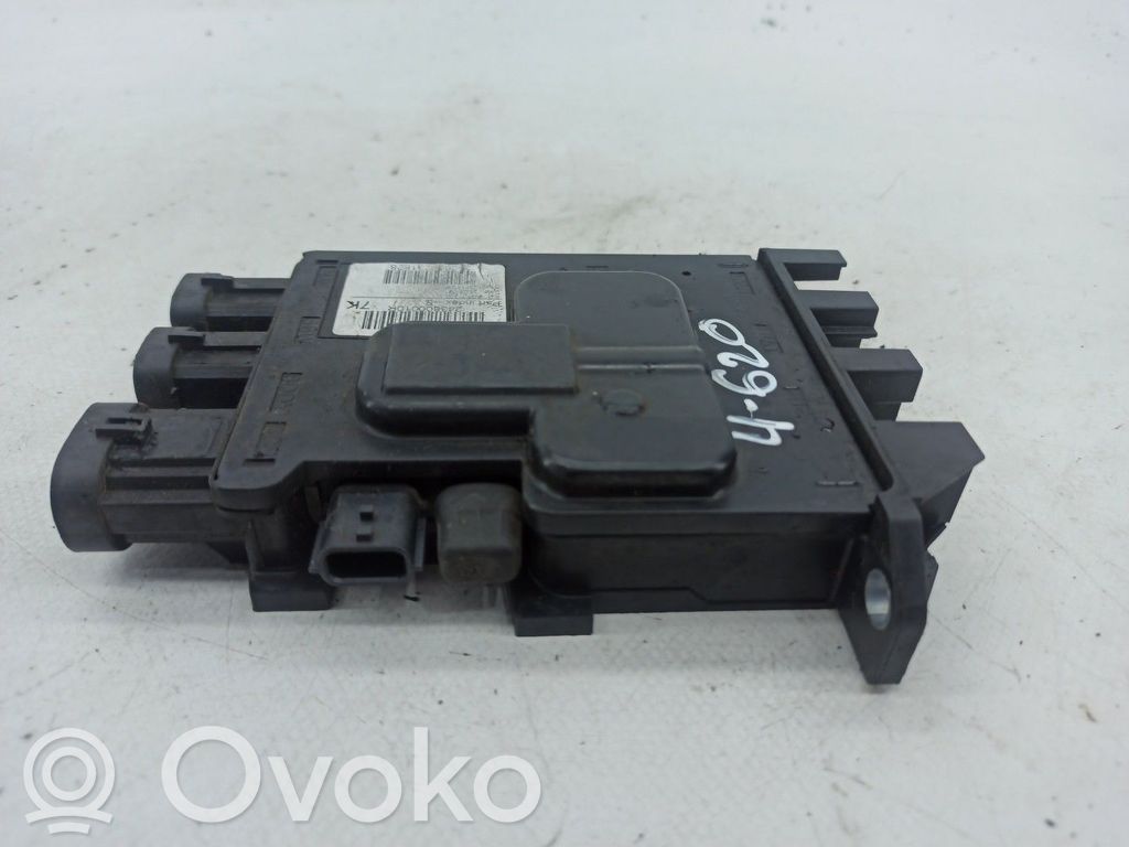 Unidad de control/módulo del motor   243800010R