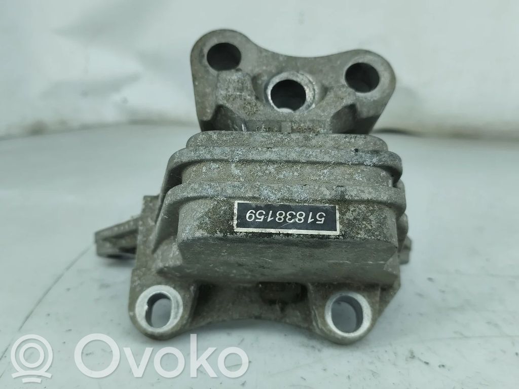 Moottorin kiinnikekorvake   51838159