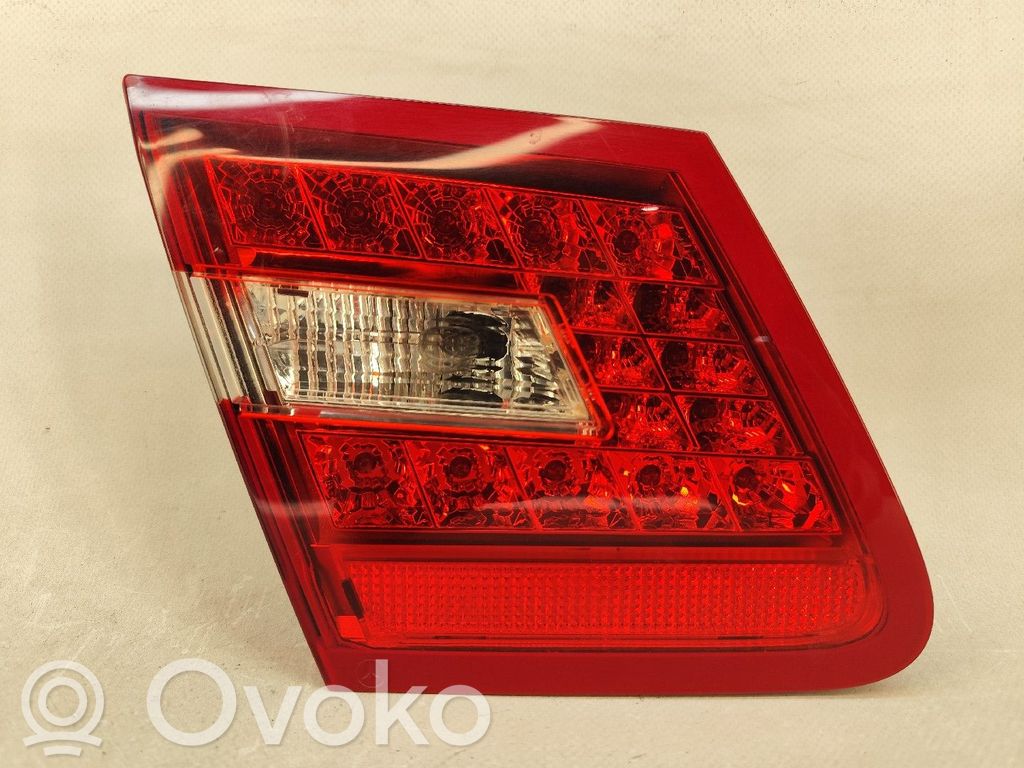 Mercedes-Benz CLK C207 A207 Lampă spate în capacul portbagajului 