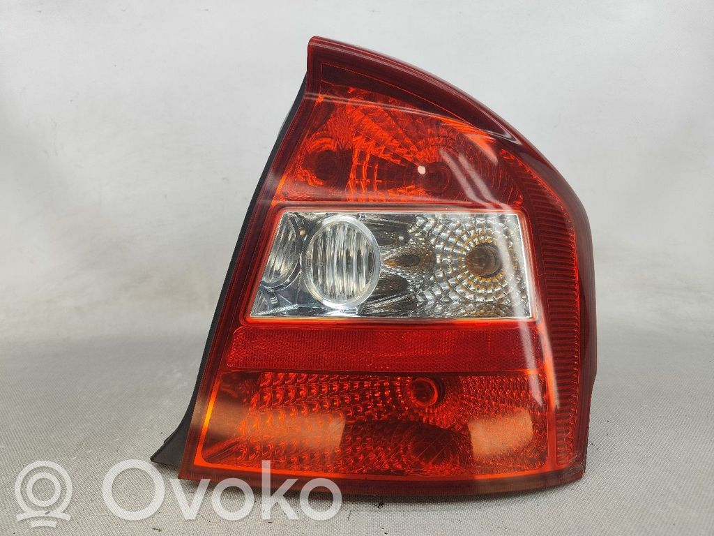KIA Cerato Feux arrière / postérieurs