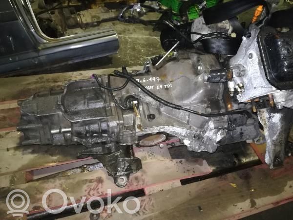 Volkswagen PASSAT B5 Scatola del cambio manuale a 5 velocità 