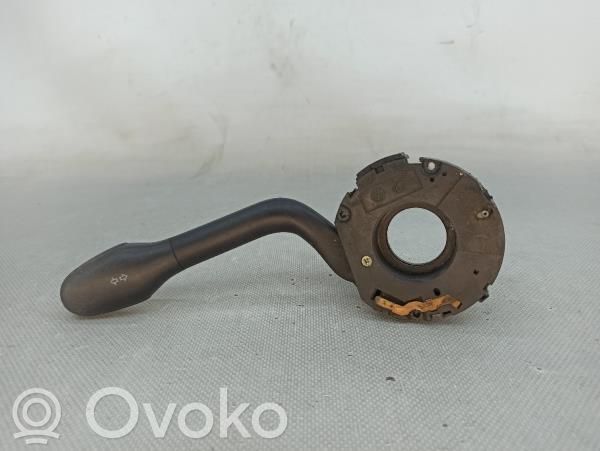 Volkswagen Polo III 6N 6N2 6NF Pyyhkimen/suuntavilkun vipukytkin