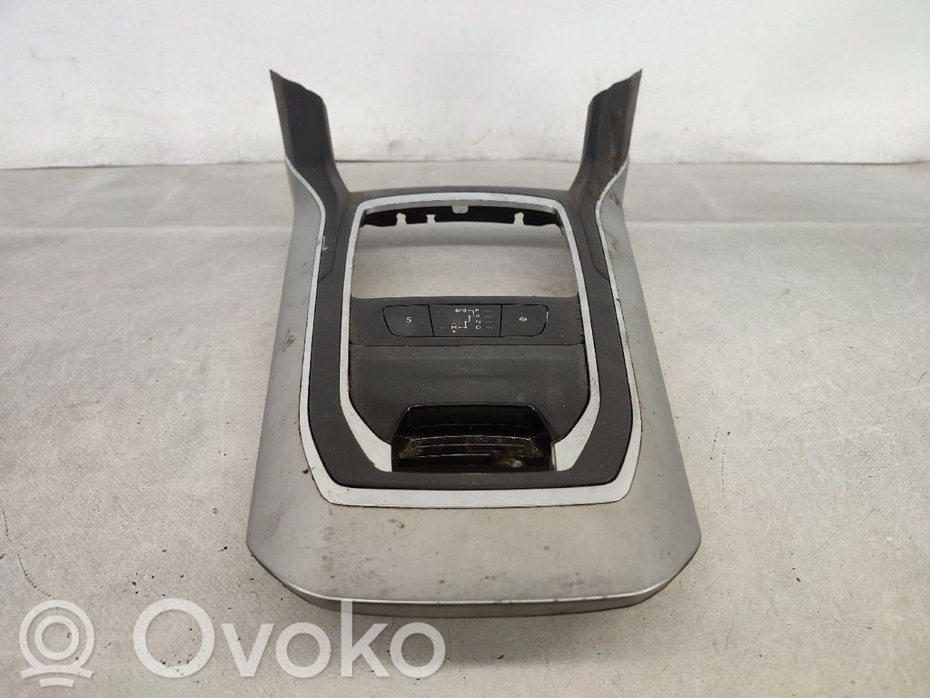 Peugeot 308 Rămă unitate radio/GPS 