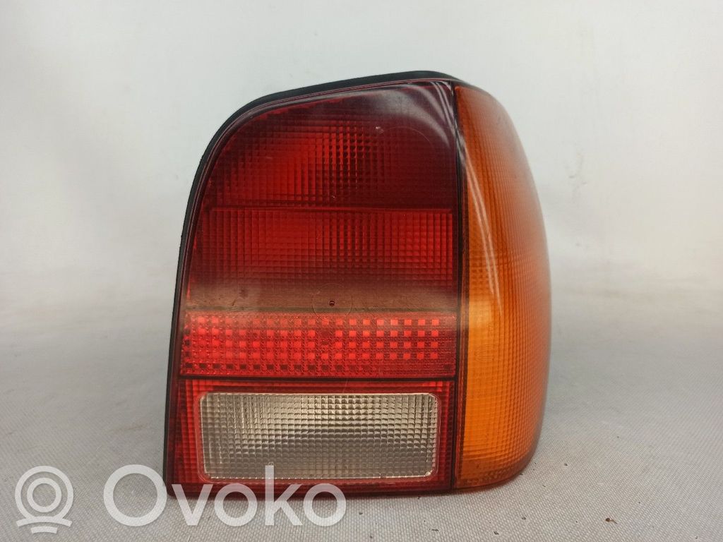 Volkswagen Polo III 6N 6N2 6NF Lampă spate în caroserie