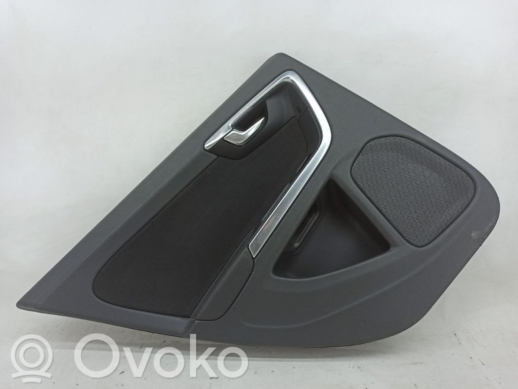 Volvo V60 Kita salono detalė 