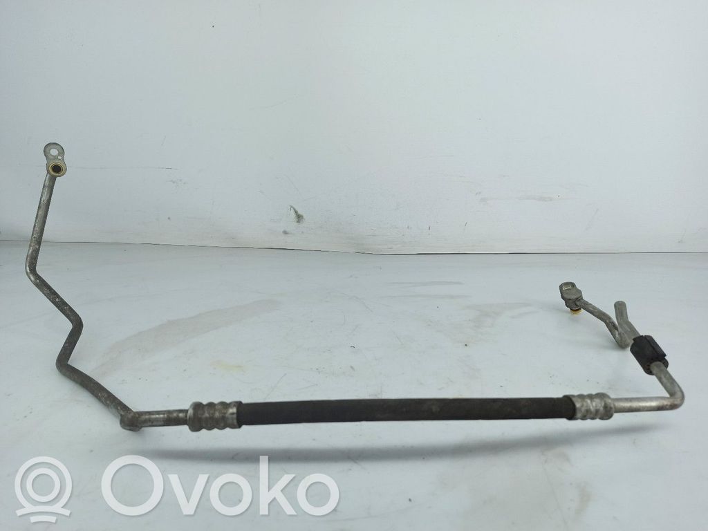 BMW 1 E81 E87 Ilmastointilaitteen putki (A/C) 
