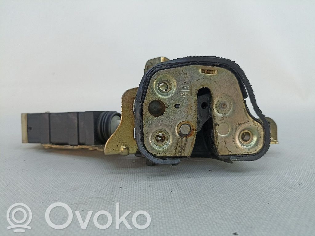 Aizmugurē slēdzene   90532435,3PINOS,90493703,PISTOLA