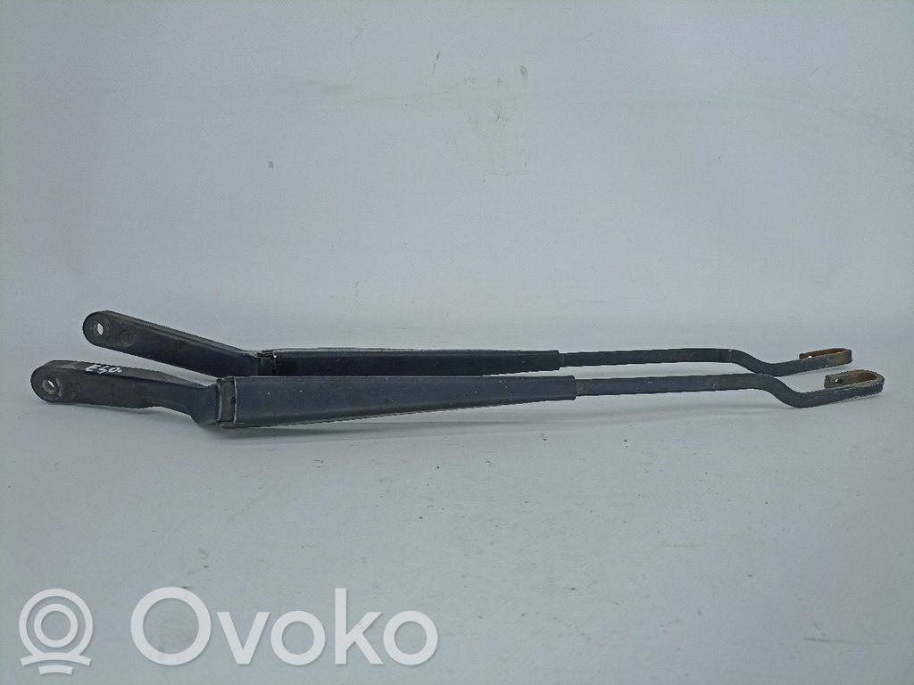 Renault 19 Wischerarm vorne 