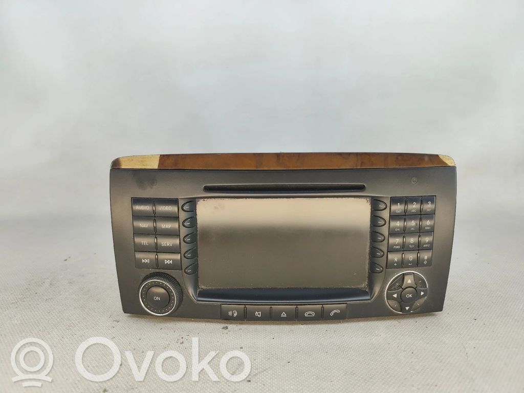 Panel / Radioodtwarzacz CD/DVD/GPS   A2518202679,A2518270062