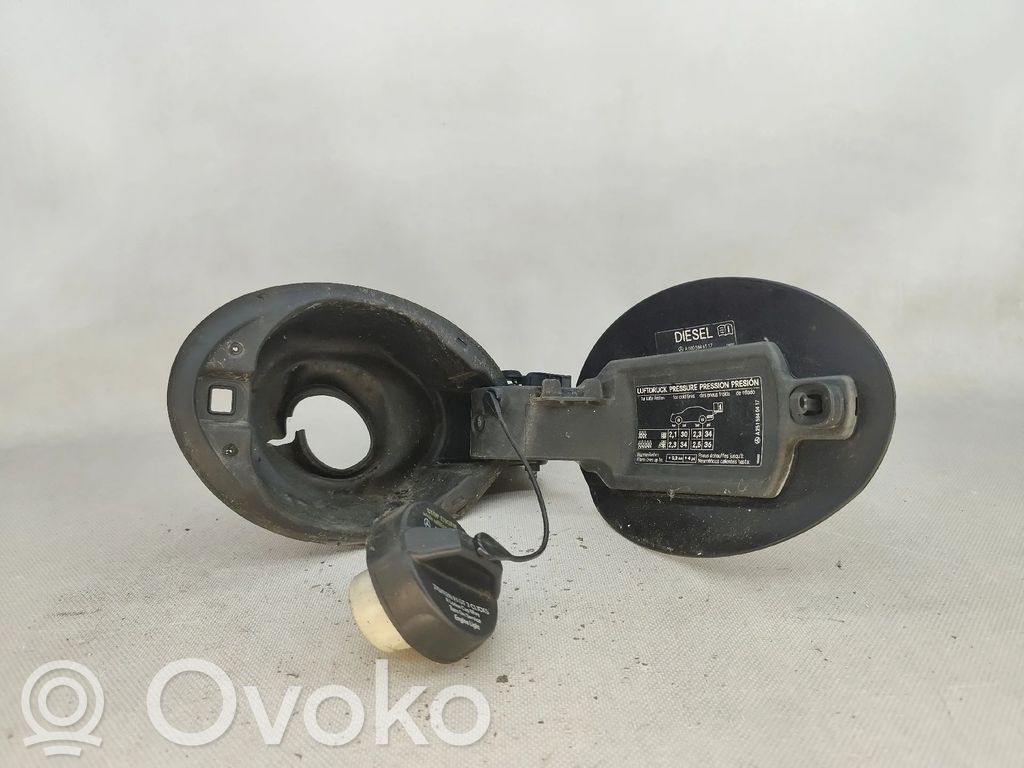 Mercedes-Benz R W251 Polttoainesäiliön korkki 