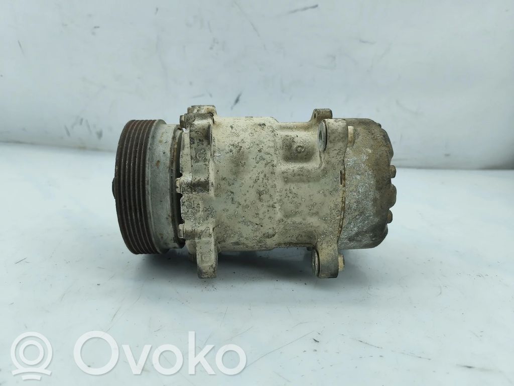 Volkswagen Transporter - Caravelle T5 Compressore aria condizionata (A/C) (pompa)