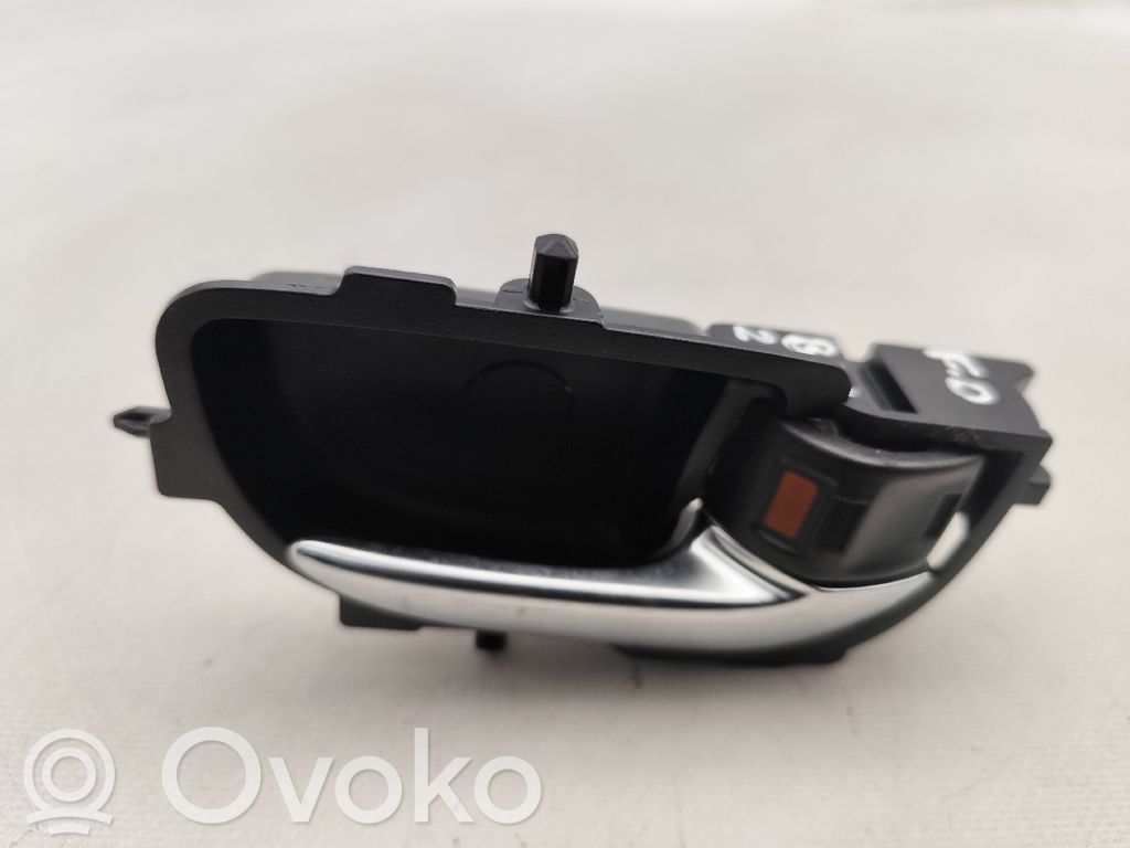 Toyota Auris E180 Etuoven ulkokahvan kehys 
