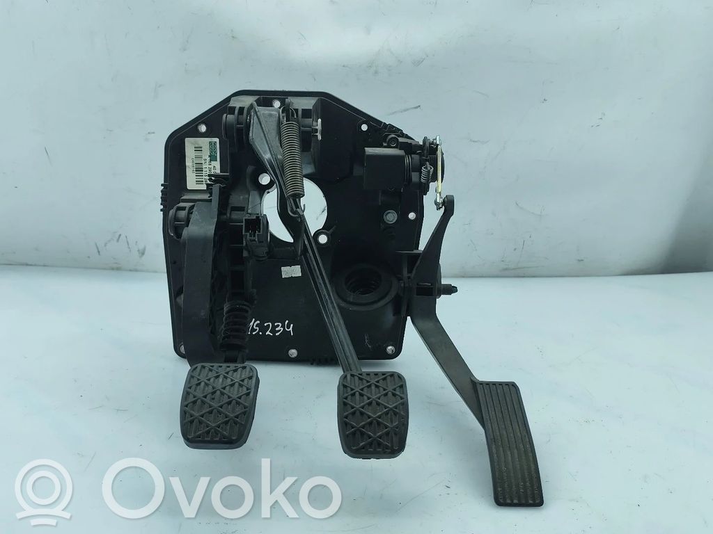 Mercedes-Benz A W168 Assemblage pédale