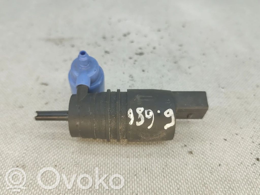 Volkswagen Golf VI Pompe de lave-glace de pare-brise 
