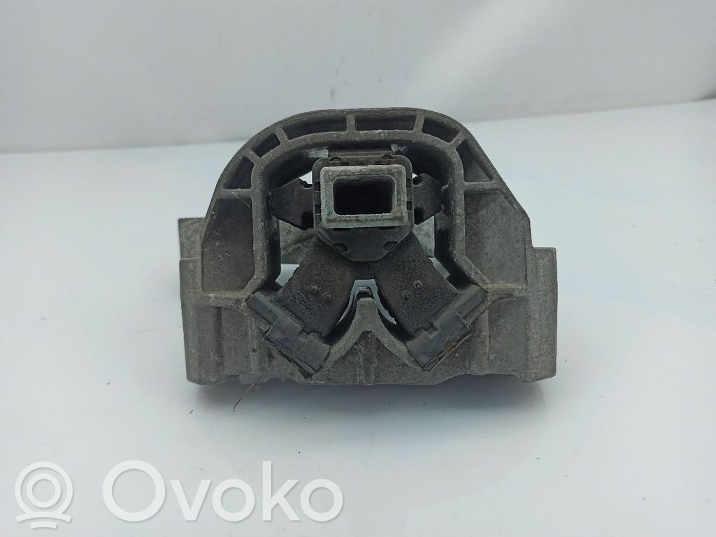 Engine mount bracket   9637944280,DIREITO