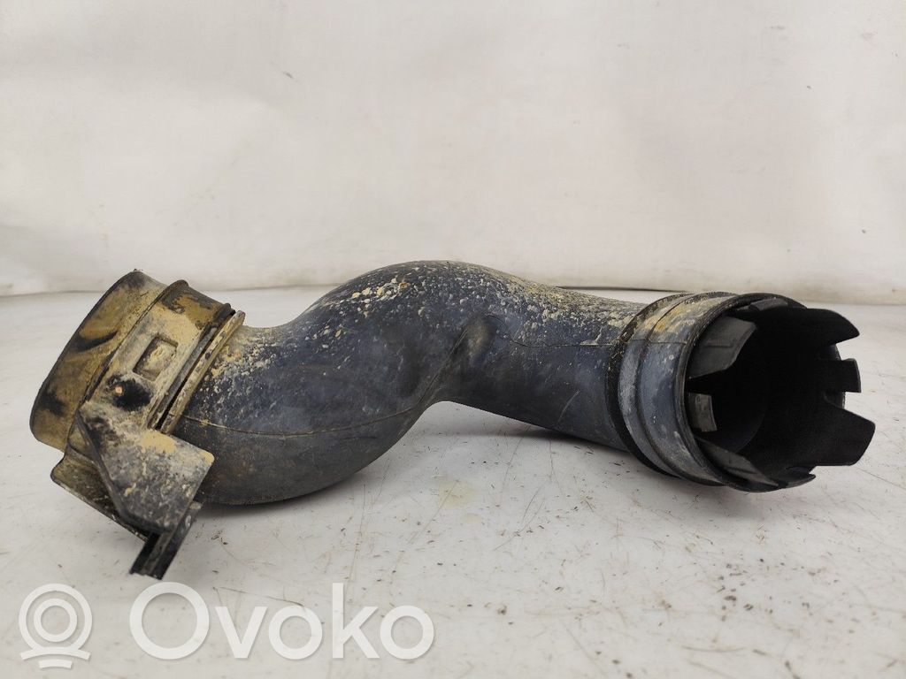 Turboahtimen ilmanoton letku   1138502,290967479R