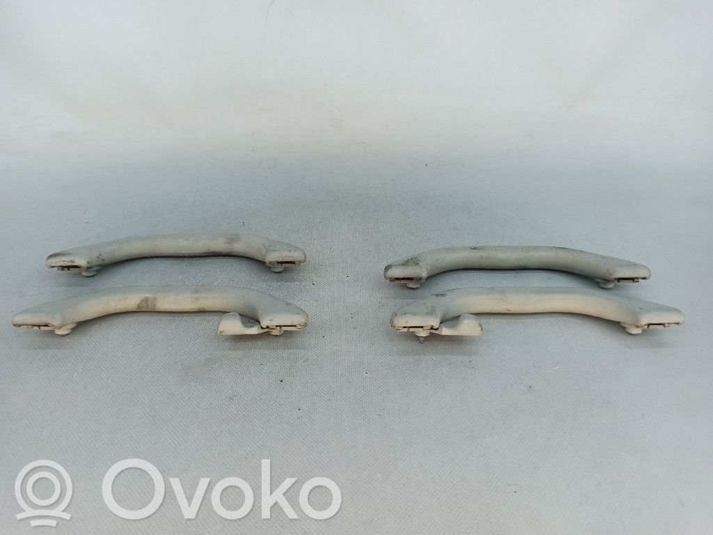 Asidero interior delantero   8D0857607,4UNIDADES