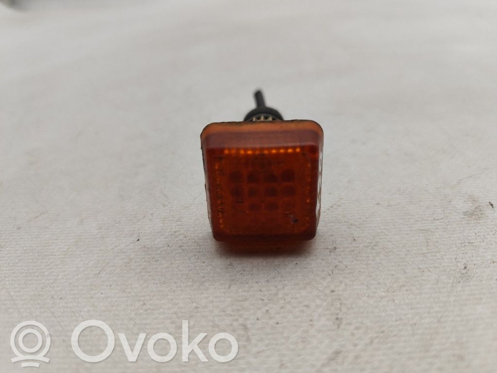 Señal de giro del parachoques delantero   6R01681