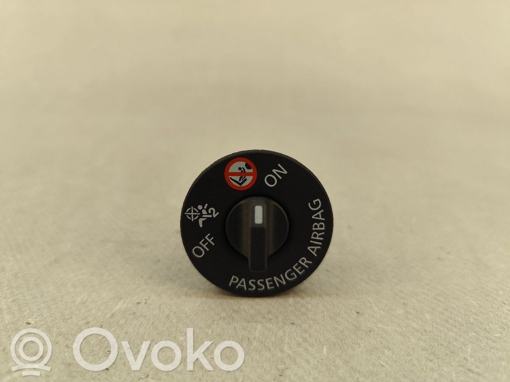 Multifunctional control switch/knob   AIRBAGON,2PINOS,681991670R