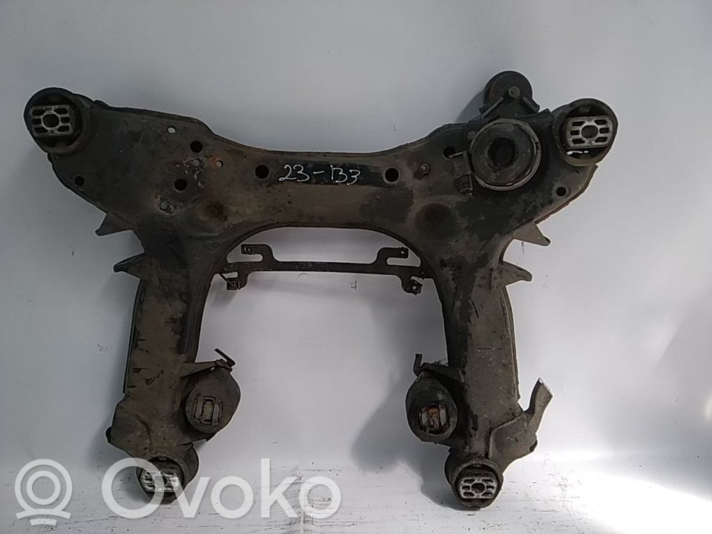 Priekinis traversas   4D0399151,APOIO