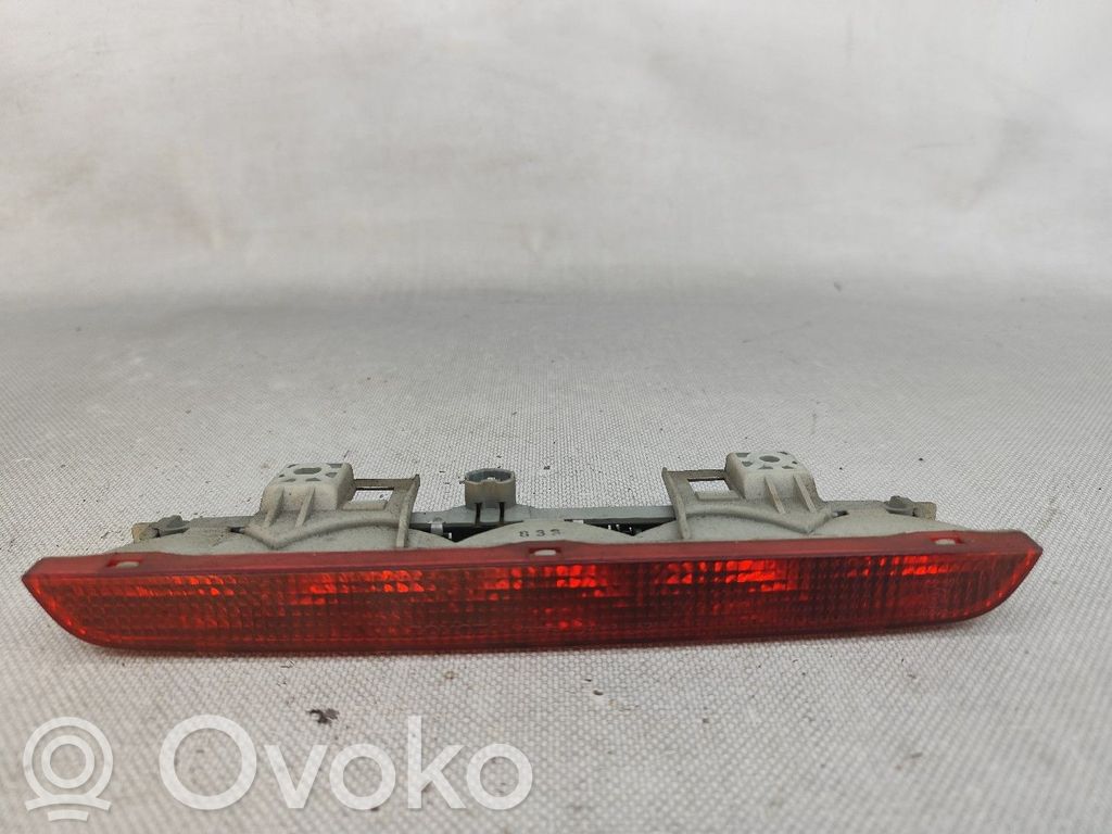 Toyota Corolla Verso E110 Troisième feu stop