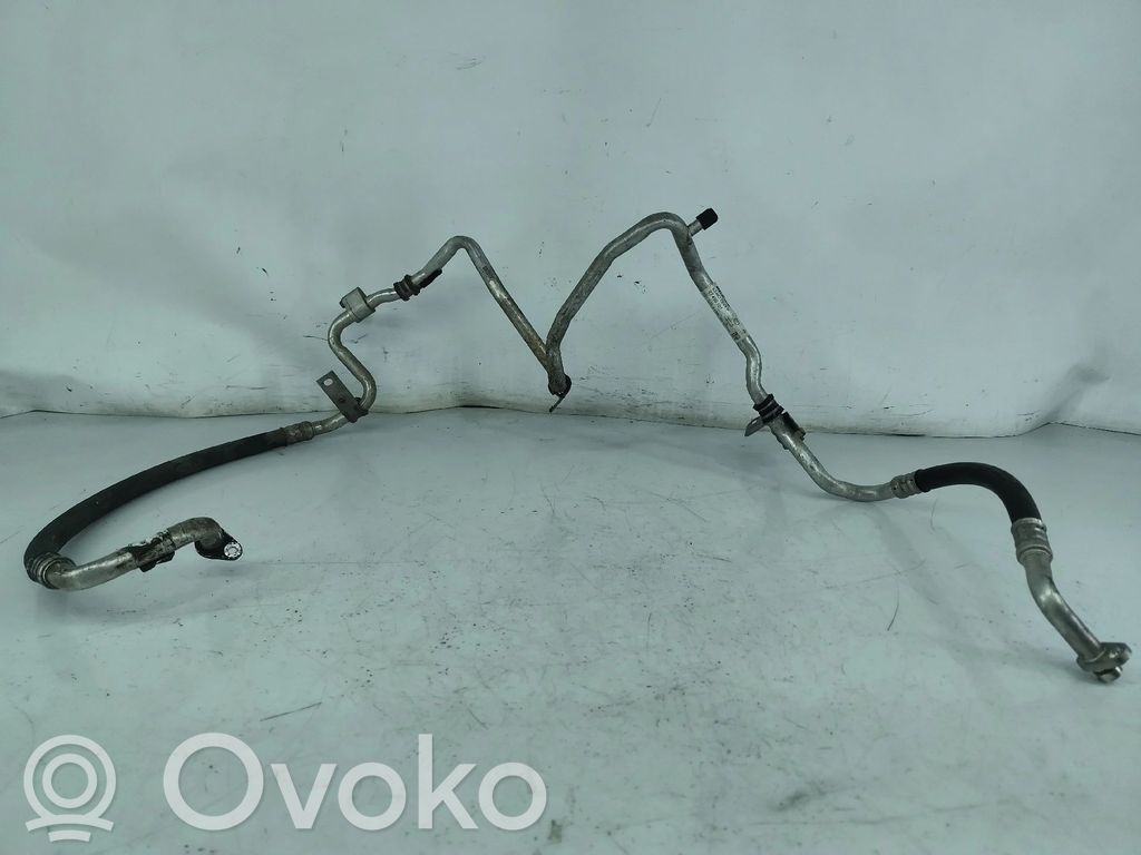 Ilmastointilaitteen putki (A/C)   924807649R,93459101